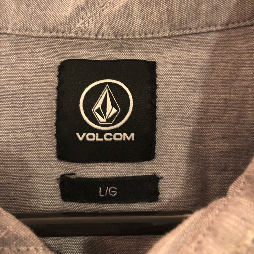 đź”…Grey Volcom Button-upđź”… - Picture 5 of 5